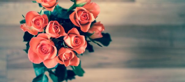 Sztuczne kwiaty – są modne, a może są przeżytkiem totalnym?