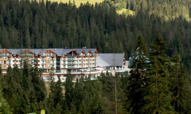 Jak dotrzeć do Hotelu BUKOVINA – kompleksowy przewodnik transportowy dla gości z całej Polski